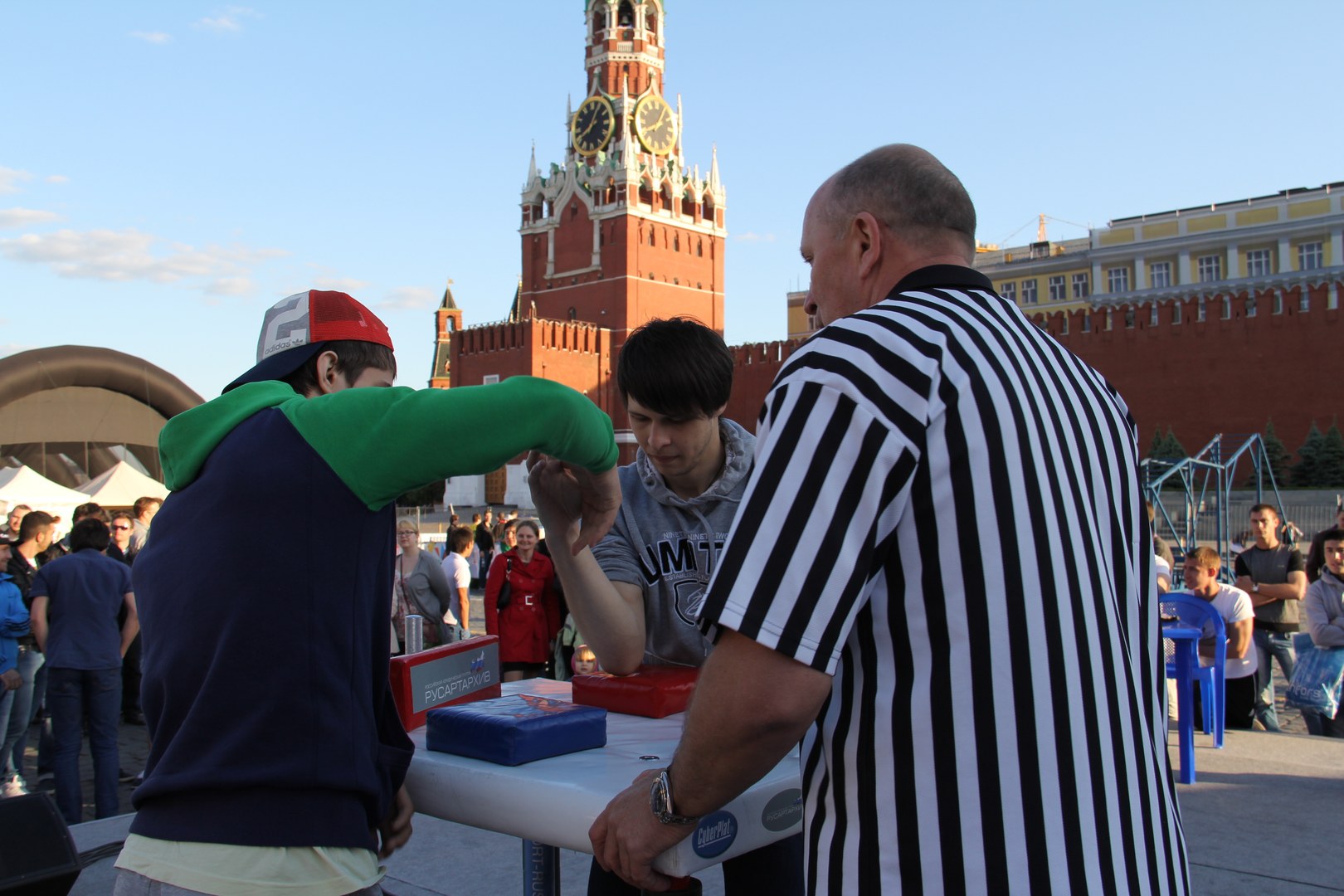 Armrestling Na Krasnoj Ploshchadi