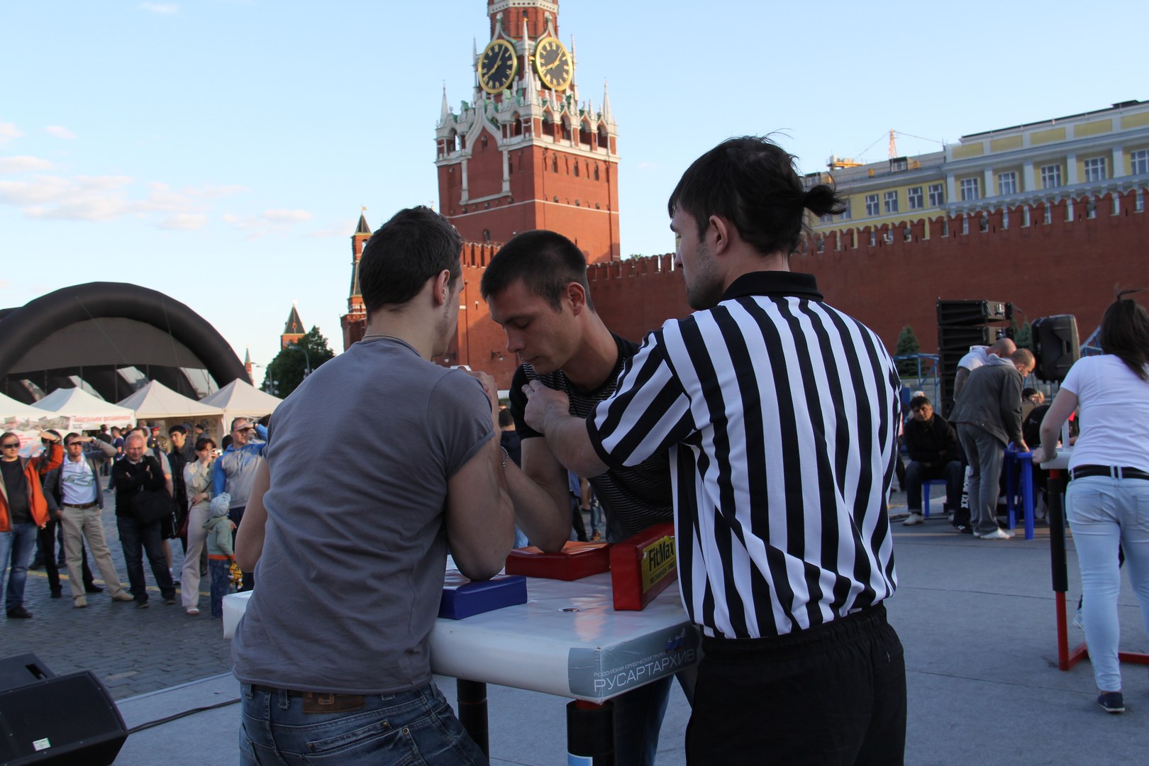 Armrestling Na Krasnoj Ploshchadi