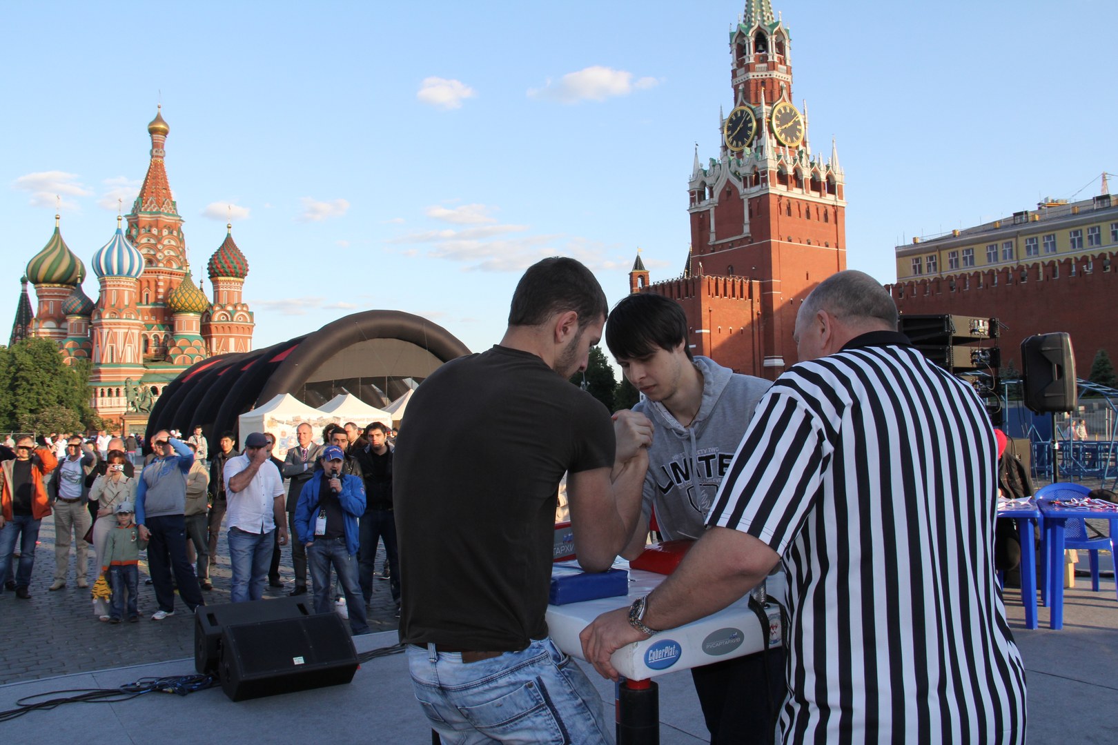 Armrestling Na Krasnoj Ploshchadi