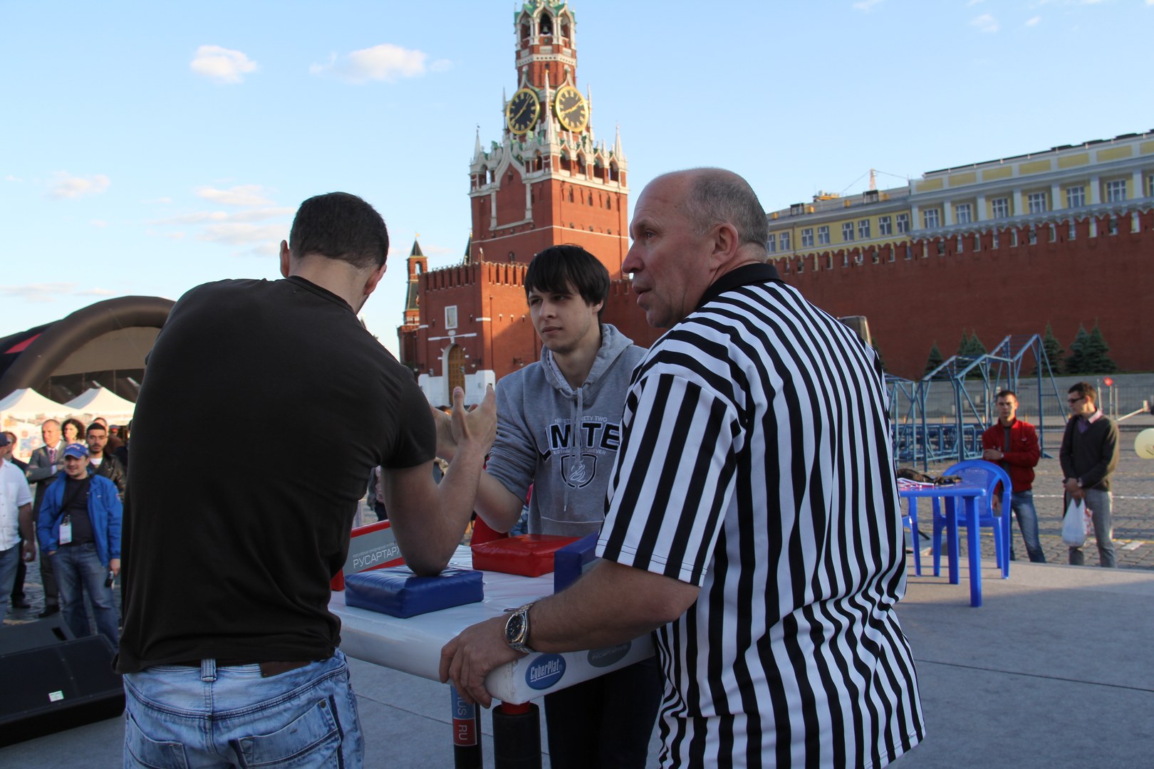 Armrestling Na Krasnoj Ploshchadi