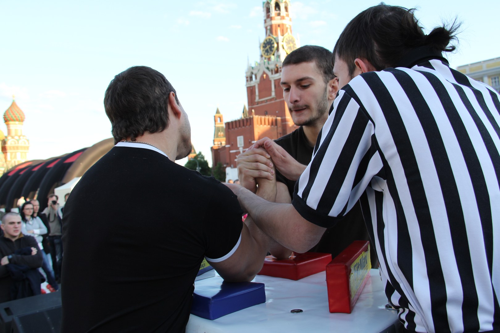 Armrestling Na Krasnoj Ploshchadi