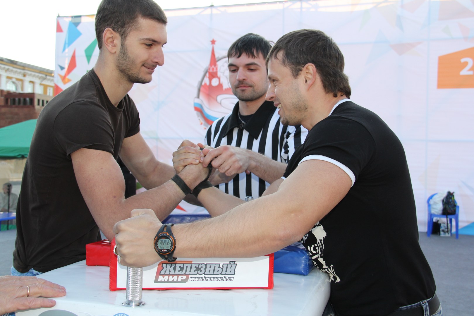 Armrestling Na Krasnoj Ploshchadi