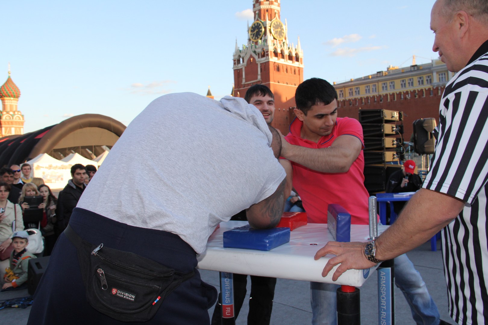 Armrestling Na Krasnoj Ploshchadi