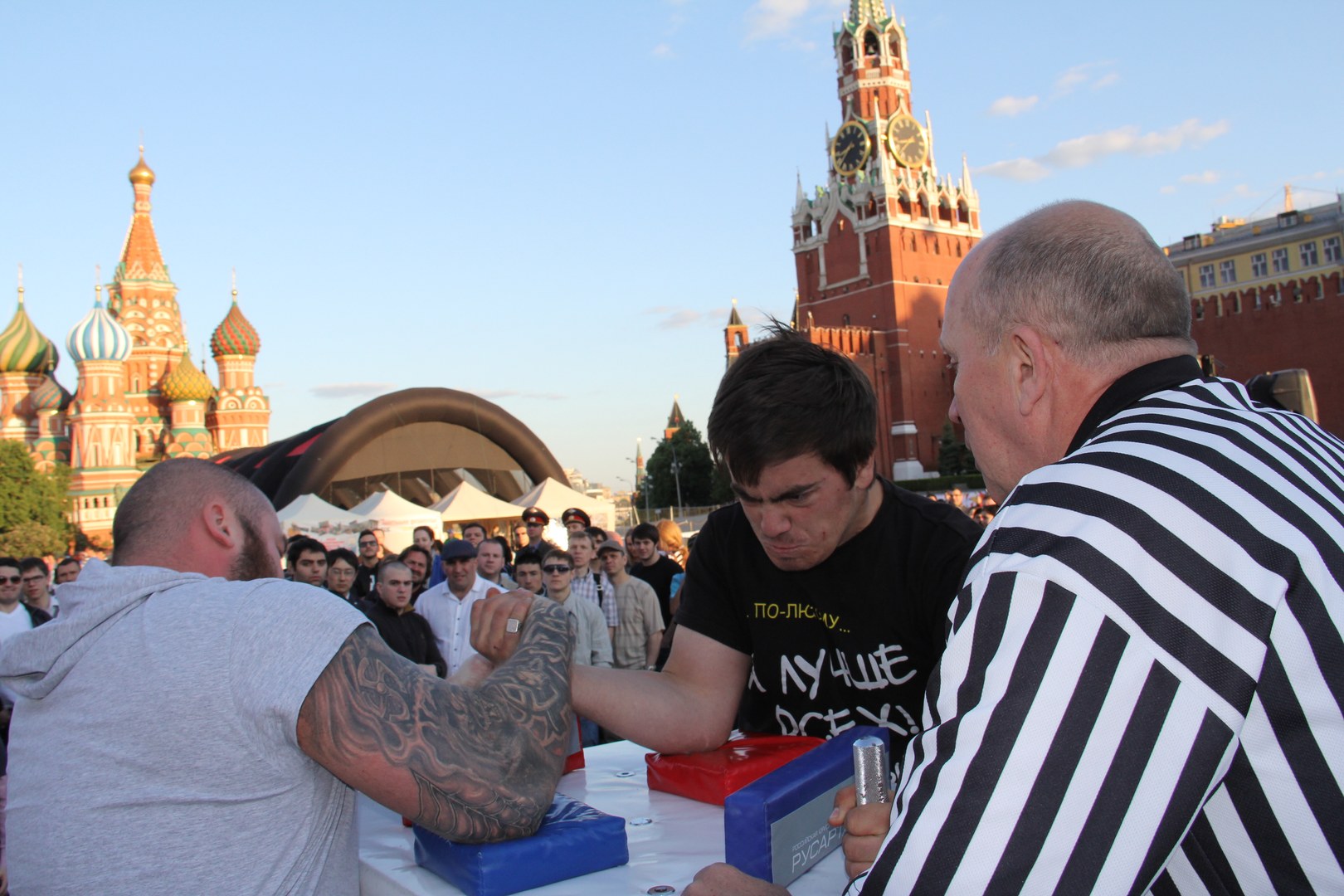 Armrestling Na Krasnoj Ploshchadi