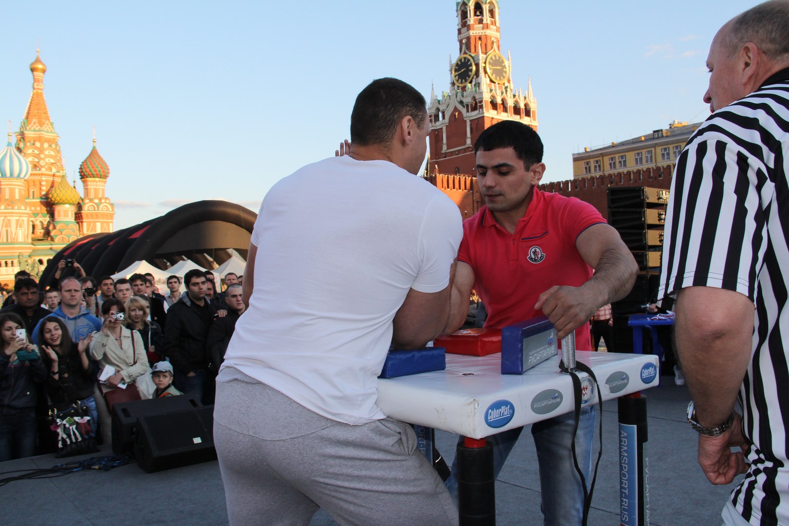 Armrestling Na Krasnoj Ploshchadi