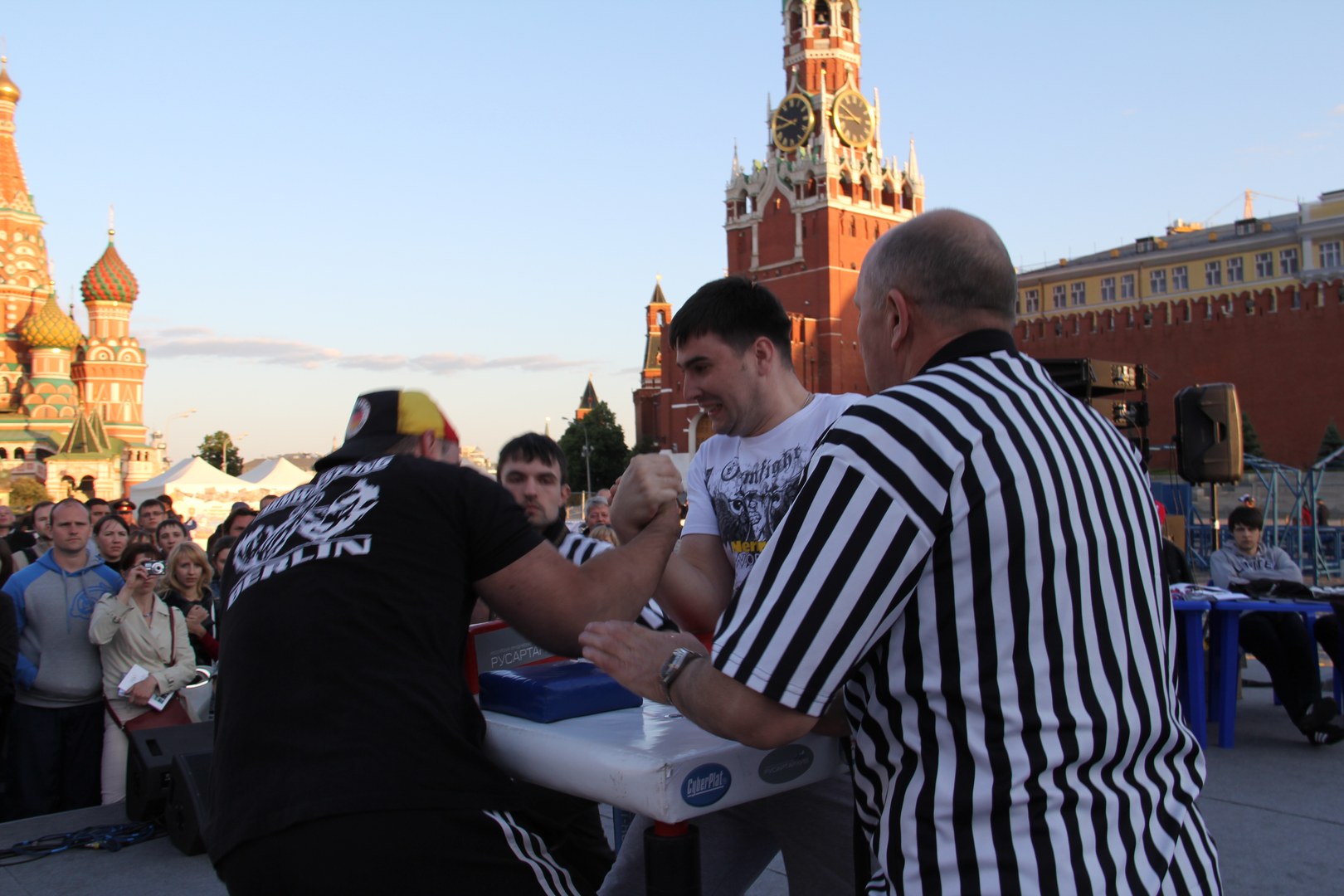 Armrestling Na Krasnoj Ploshchadi