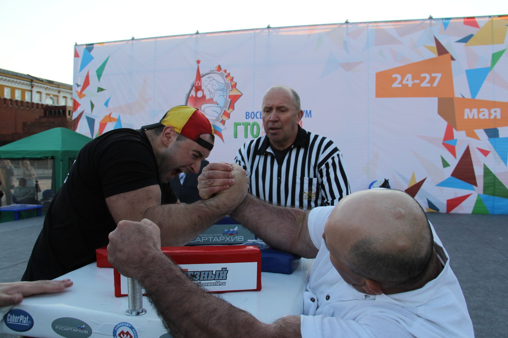 Armrestling Na Krasnoj Ploshchadi