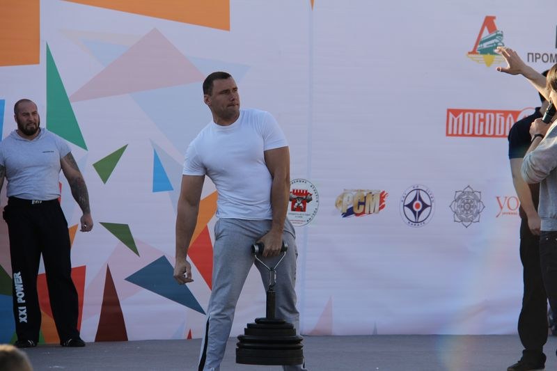 Armrestling Na Krasnoj Ploshchadi