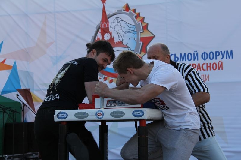 Armrestling Na Krasnoj Ploshchadi