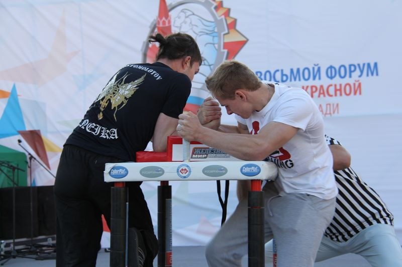 Armrestling Na Krasnoj Ploshchadi