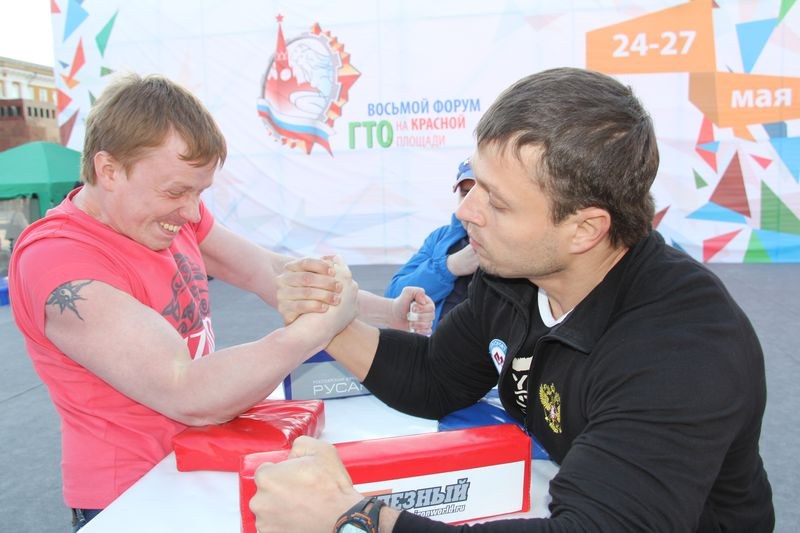 Armrestling Na Krasnoj Ploshchadi