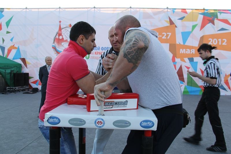 Armrestling Na Krasnoj Ploshchadi