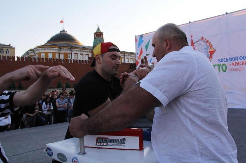 Armrestling Na Krasnoj Ploshchadi
