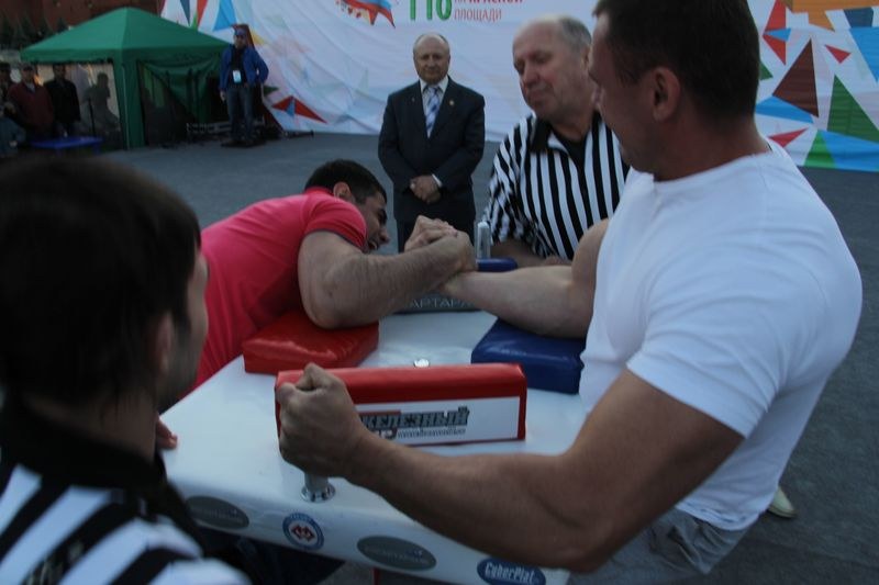 Armrestling Na Krasnoj Ploshchadi