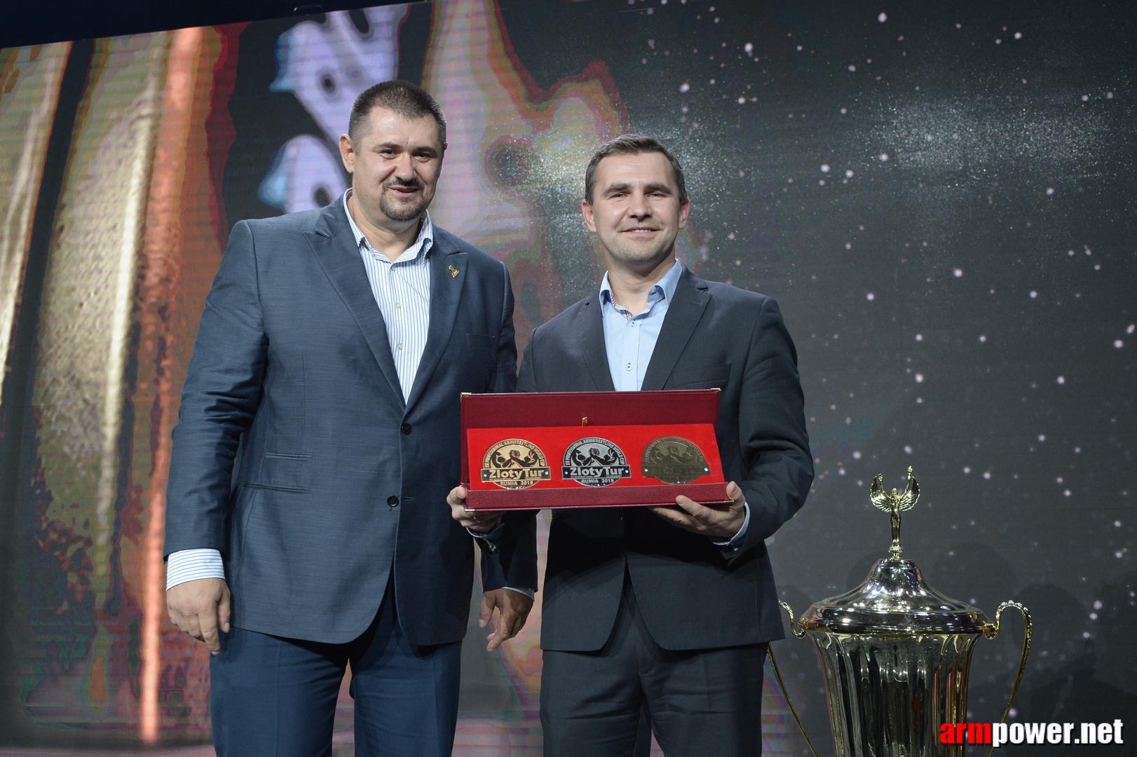 Zloty Tur 2015 By Mark Kazus Right Hand