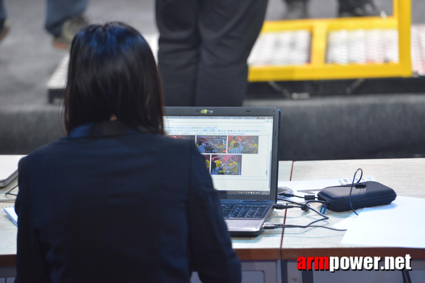 Zloty Tur 2015 Right Hand