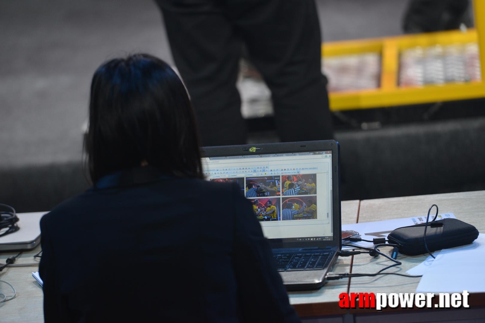 Zloty Tur 2015 Right Hand