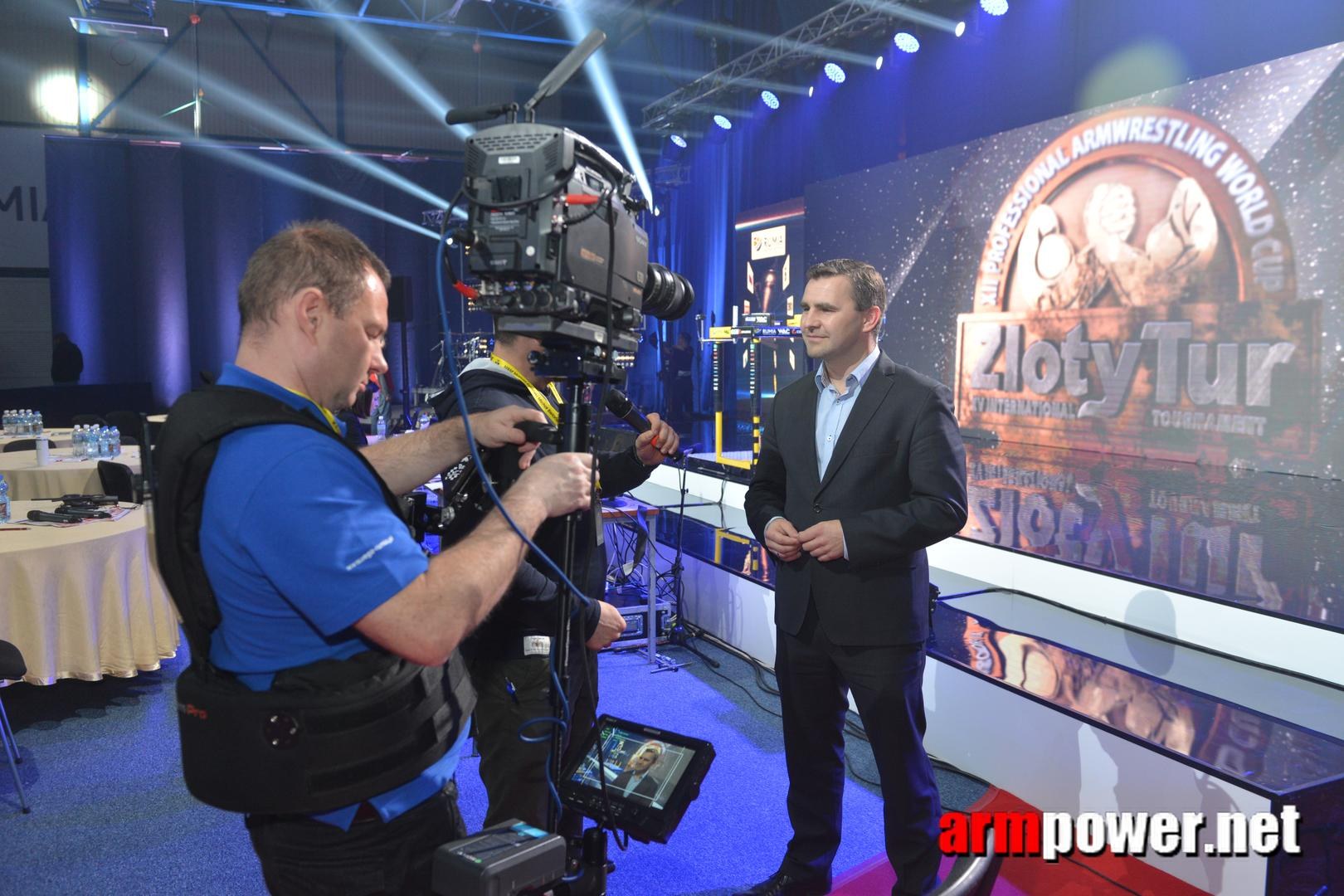 Zloty Tur 2015 Right Hand