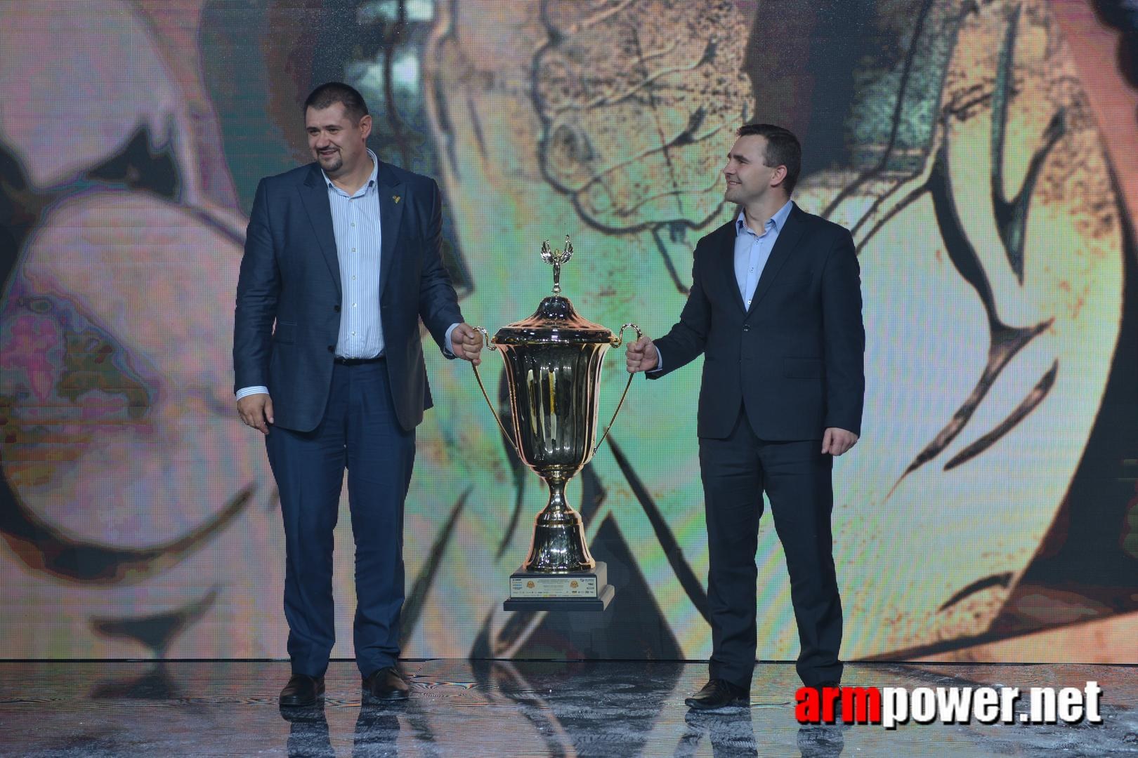 Zloty Tur 2015 Right Hand