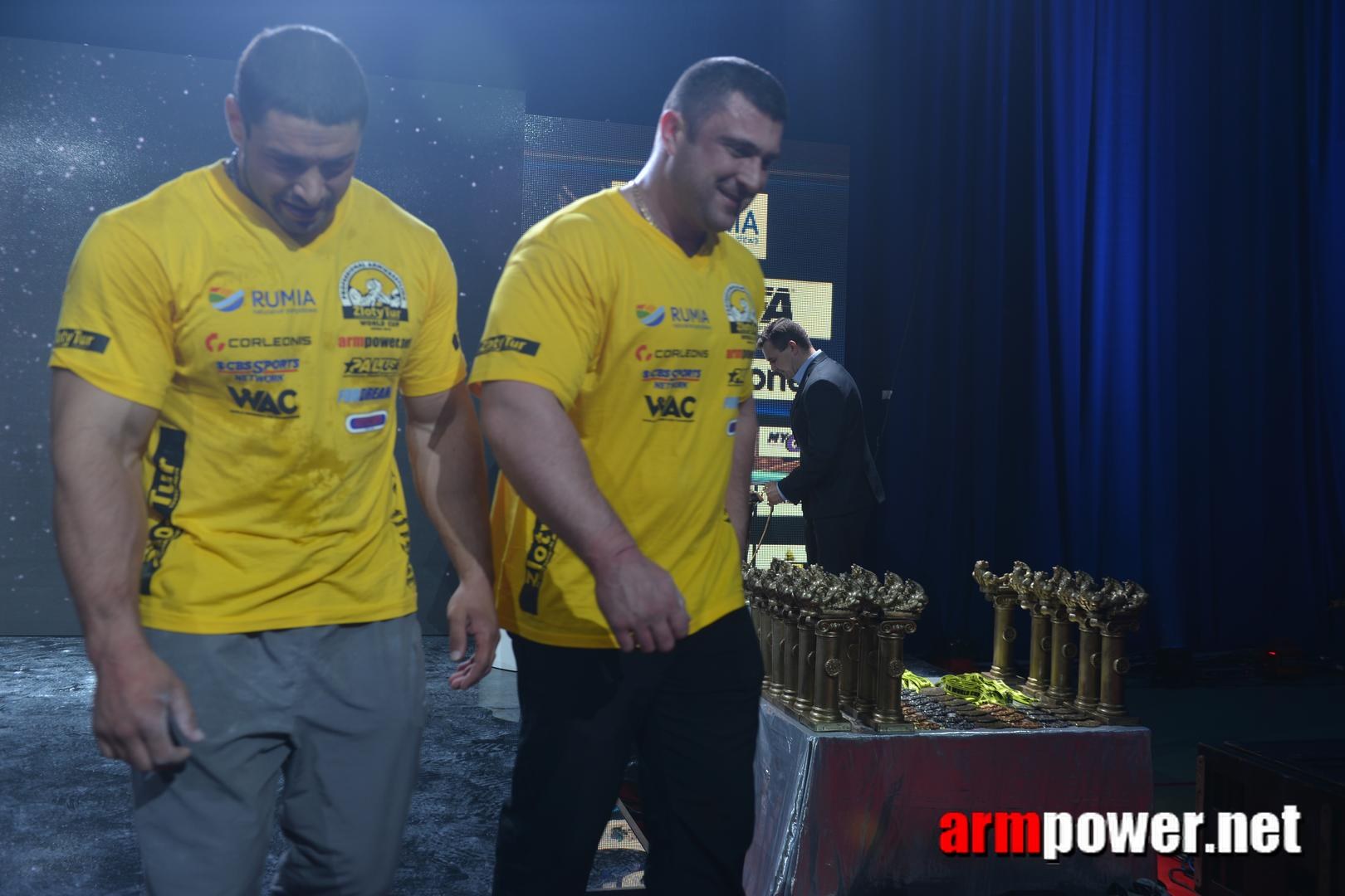 Zloty Tur 2015 Right Hand