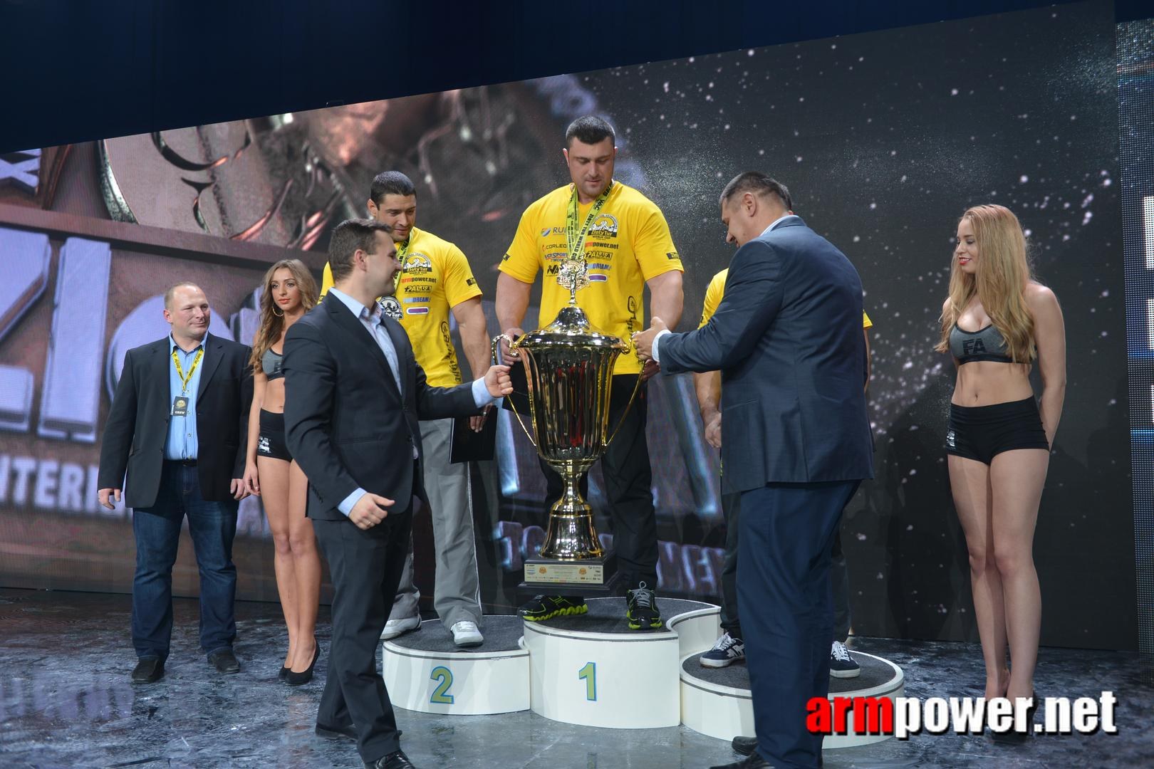 Zloty Tur 2015 Right Hand