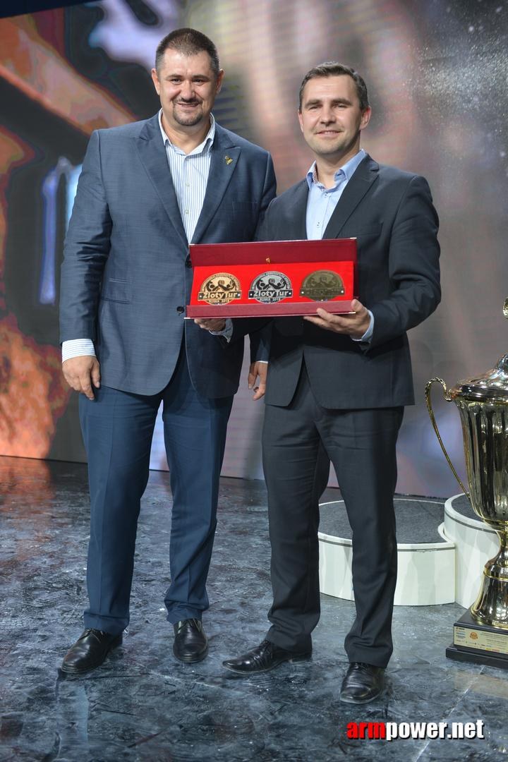 Zloty Tur 2015 Right Hand