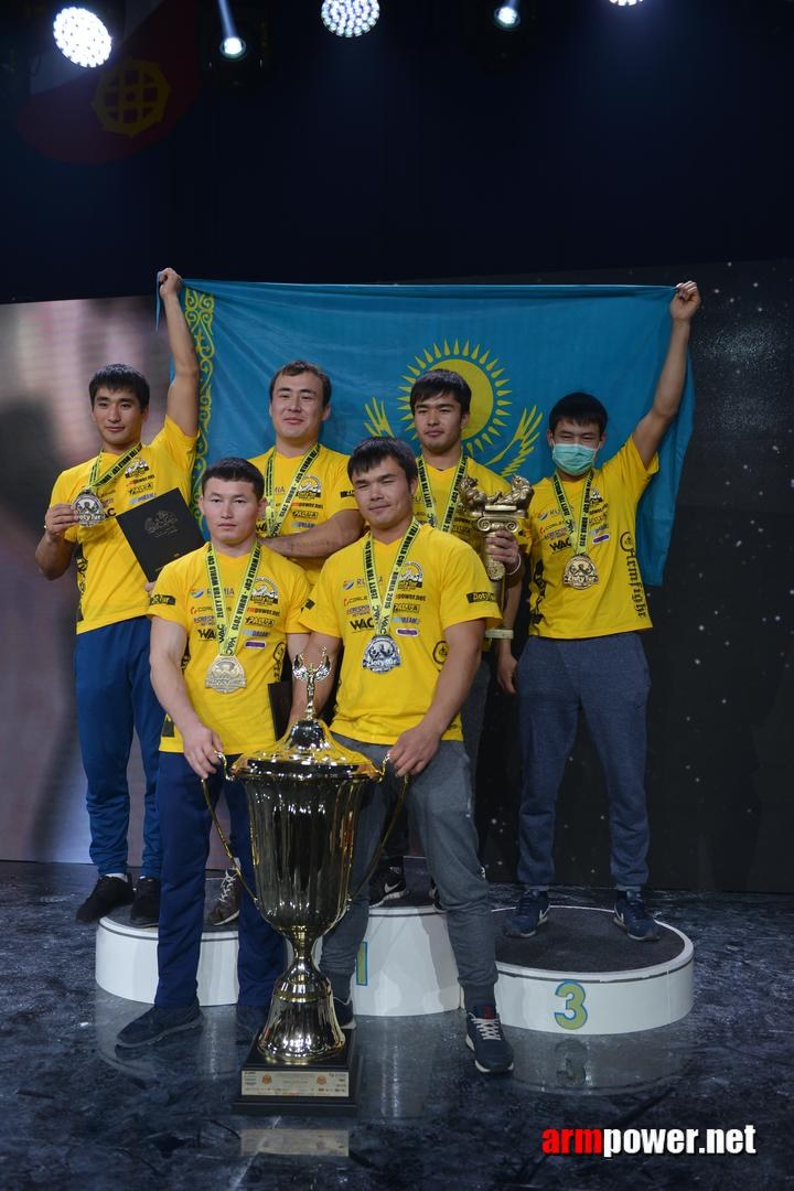 Zloty Tur 2015 Right Hand