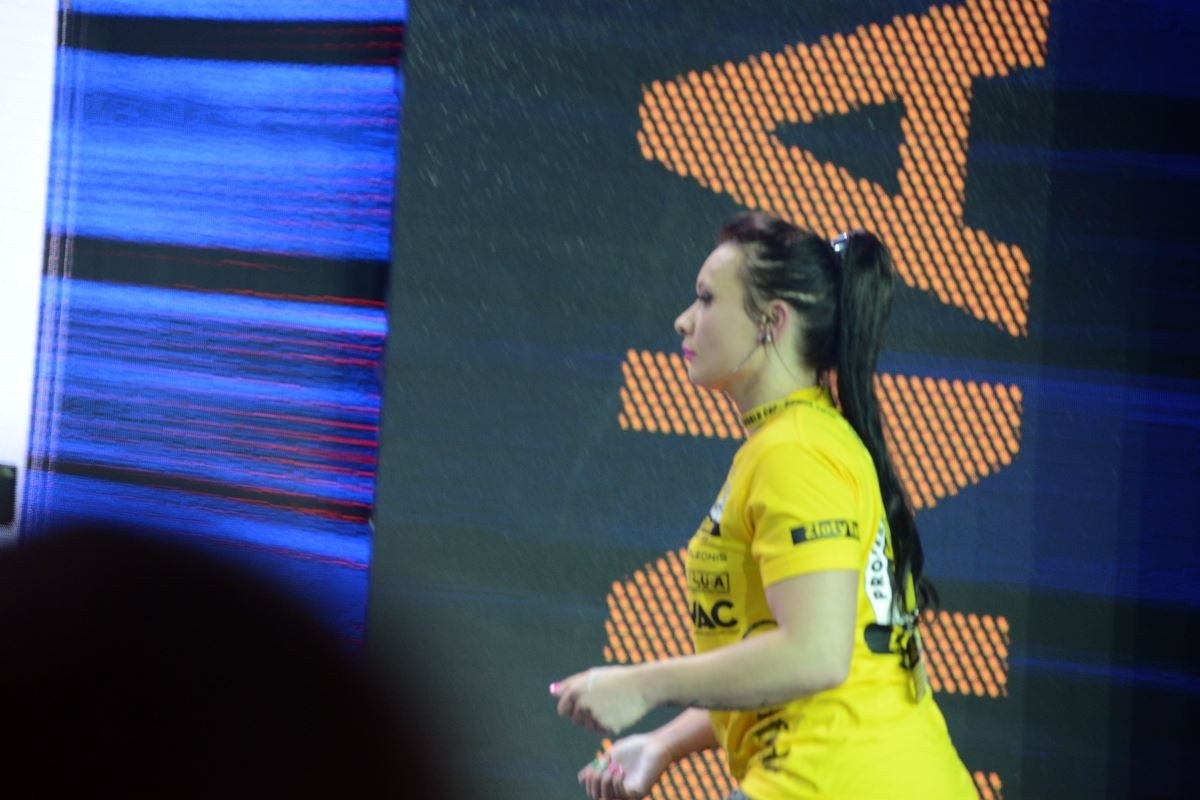 Zloty Tur 2016 Right Hand By Donat Supinski