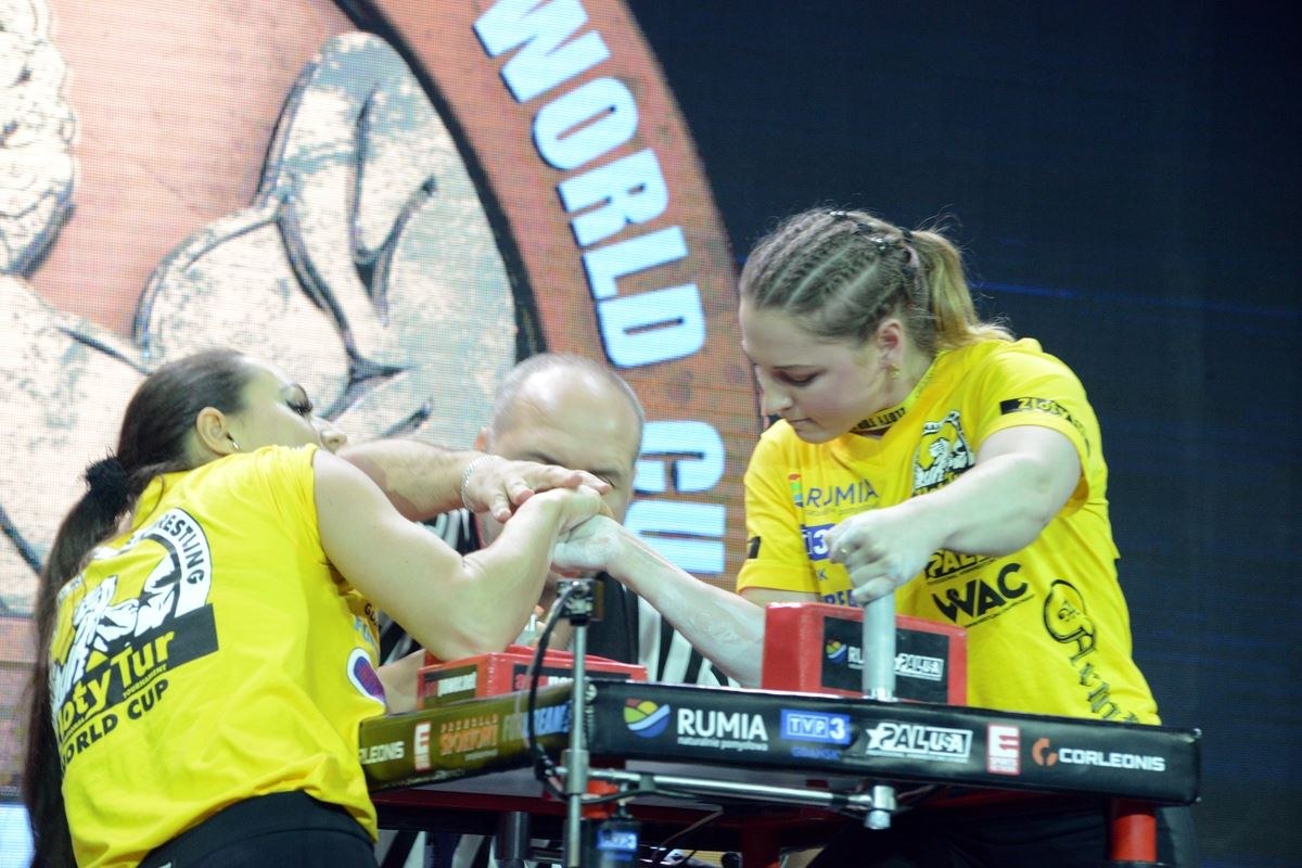 Zloty Tur 2016 Right Hand By Donat Supinski