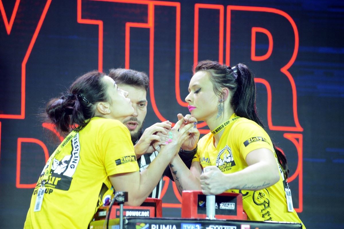 Zloty Tur 2016 Right Hand By Donat Supinski