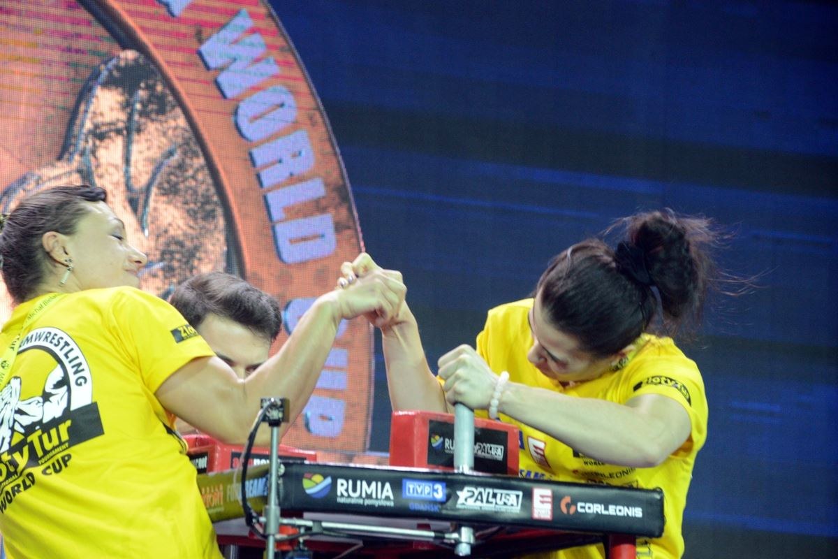 Zloty Tur 2016 Right Hand By Donat Supinski