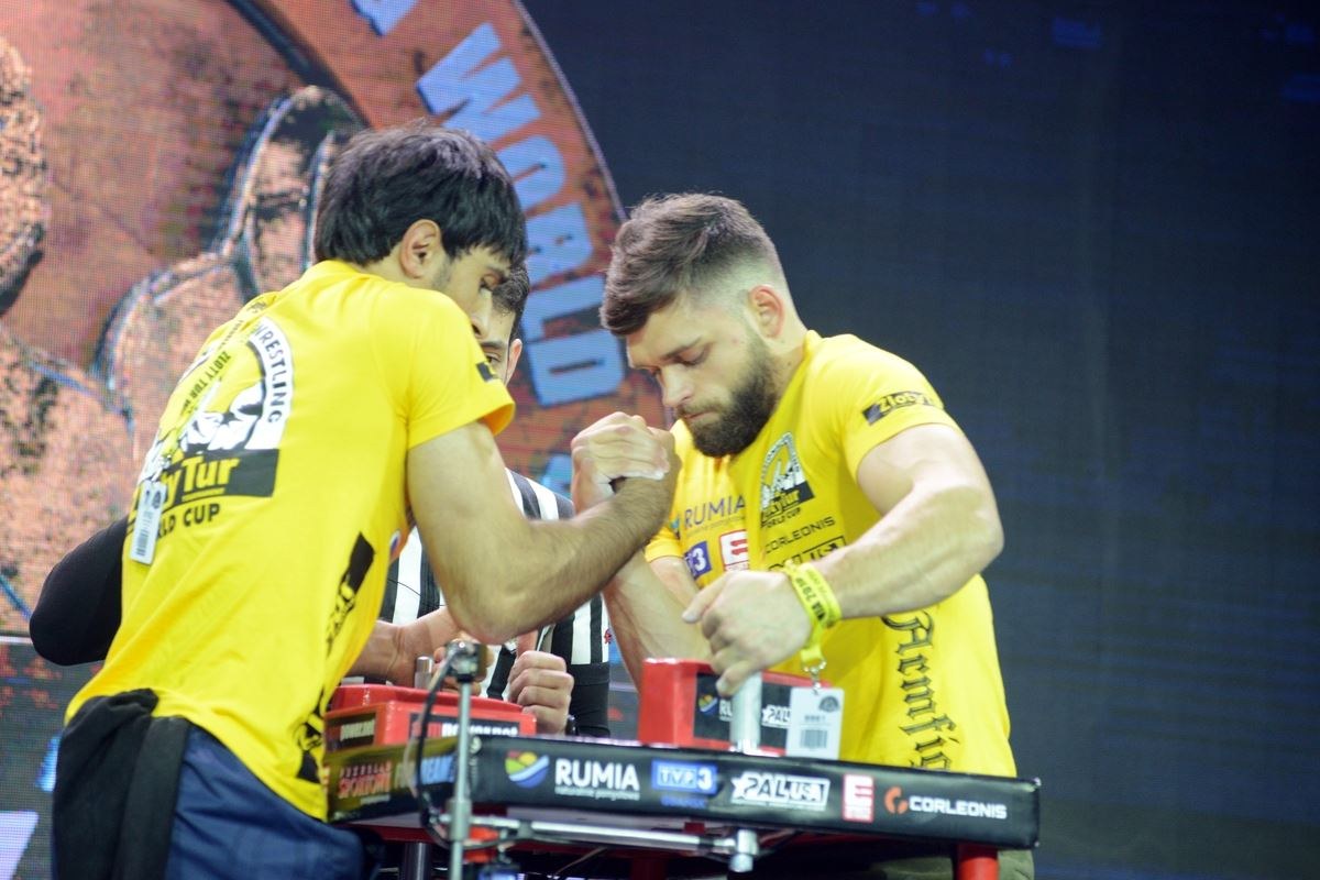 Zloty Tur 2016 Right Hand By Donat Supinski