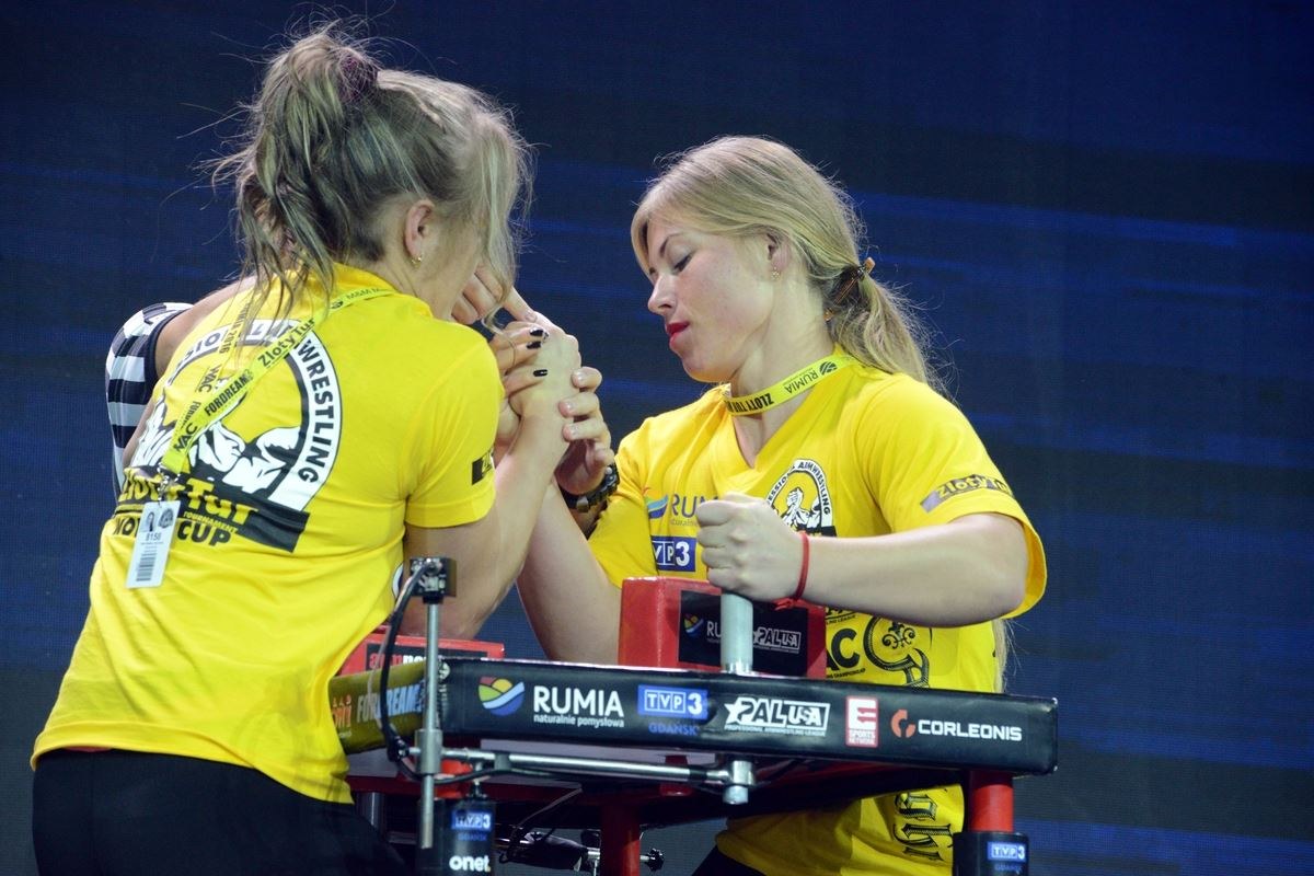 Zloty Tur 2016 Right Hand By Donat Supinski