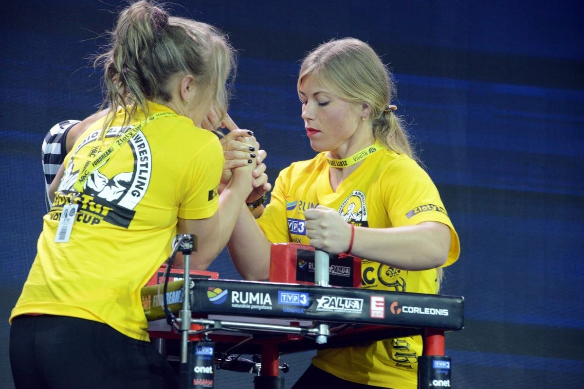 Zloty Tur 2016 Right Hand By Donat Supinski