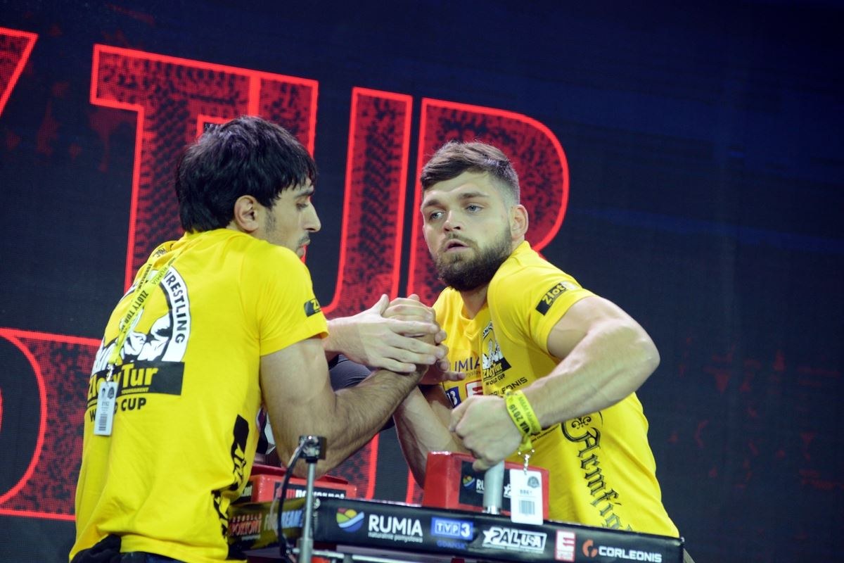 Zloty Tur 2016 Right Hand By Donat Supinski