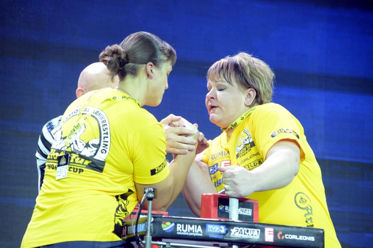 Zloty Tur 2016 Right Hand By Donat Supinski