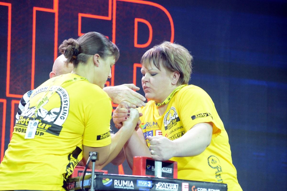 Zloty Tur 2016 Right Hand By Donat Supinski