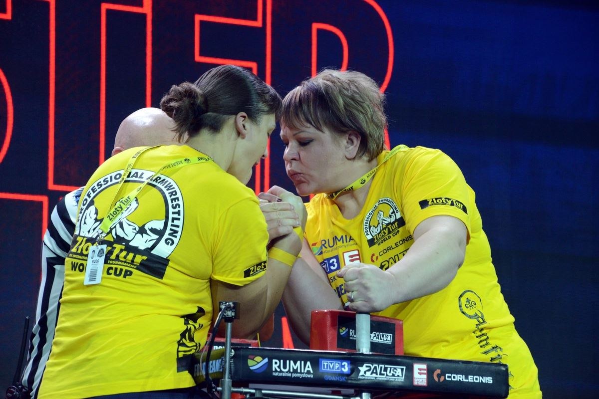 Zloty Tur 2016 Right Hand By Donat Supinski