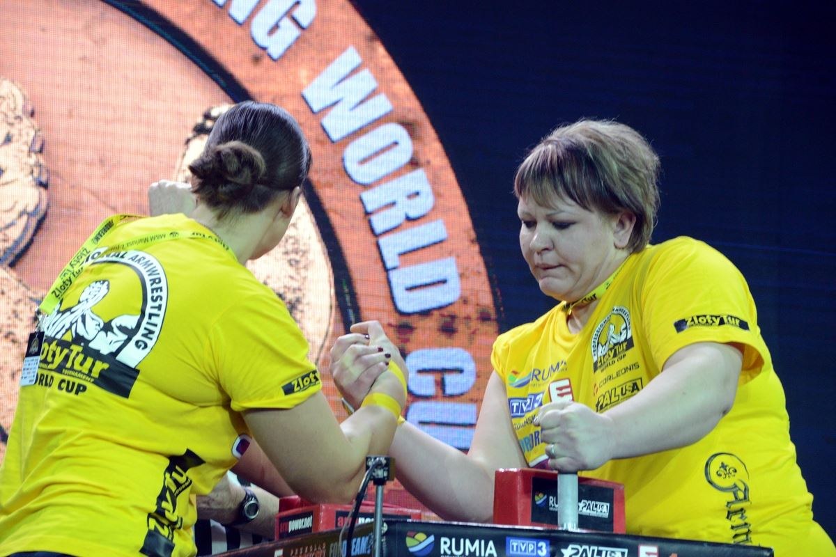 Zloty Tur 2016 Right Hand By Donat Supinski