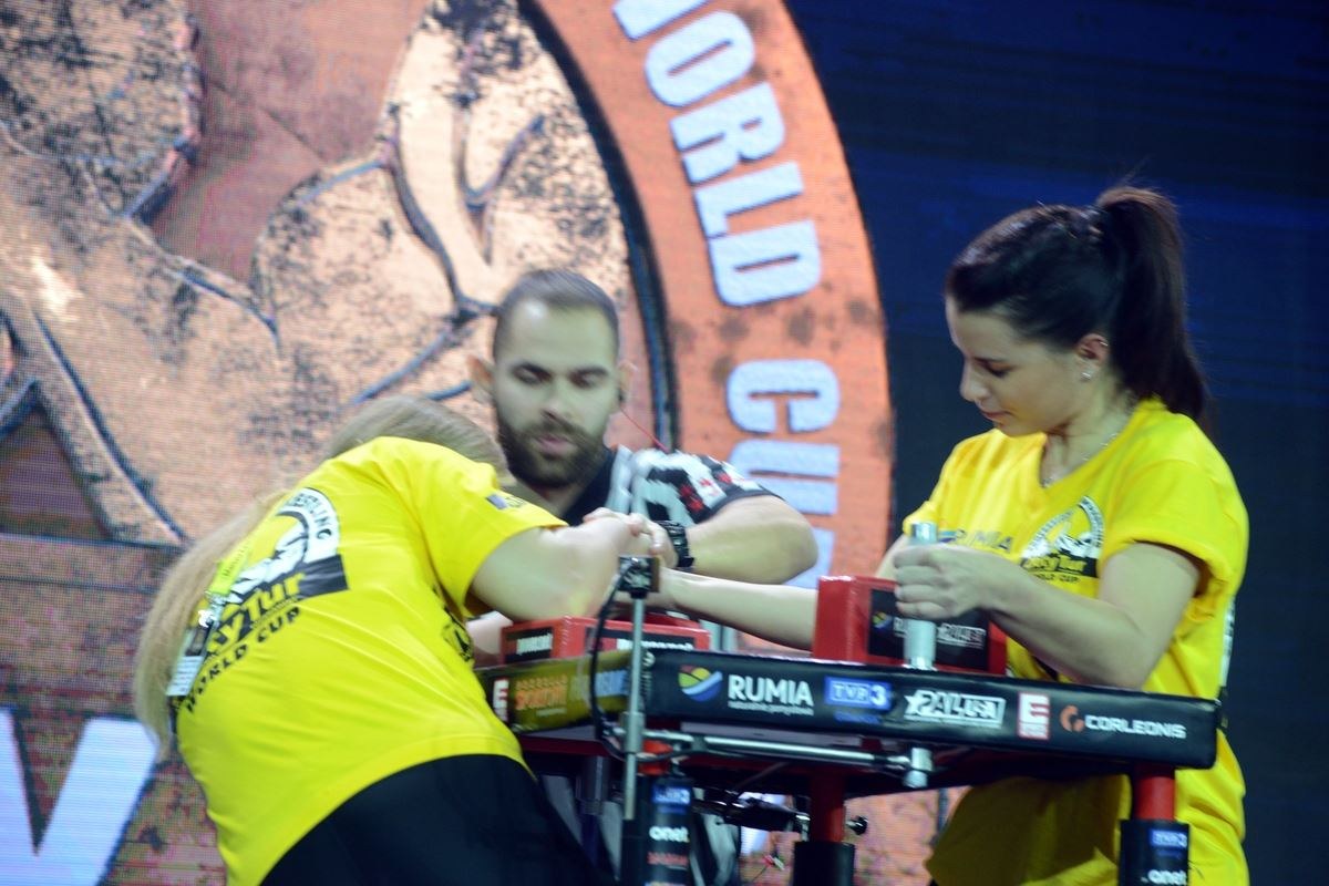 Zloty Tur 2016 Right Hand By Donat Supinski