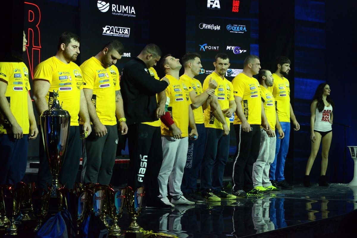 Zloty Tur 2016 Right Hand By Donat Supinski