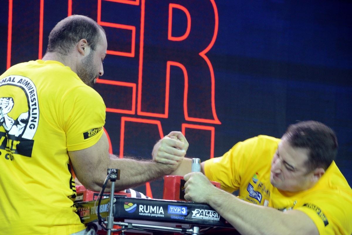 Zloty Tur 2016 Right Hand By Donat Supinski