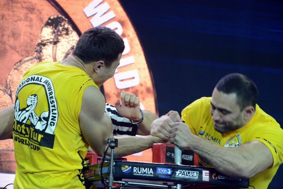 Zloty Tur 2016 Right Hand By Donat Supinski