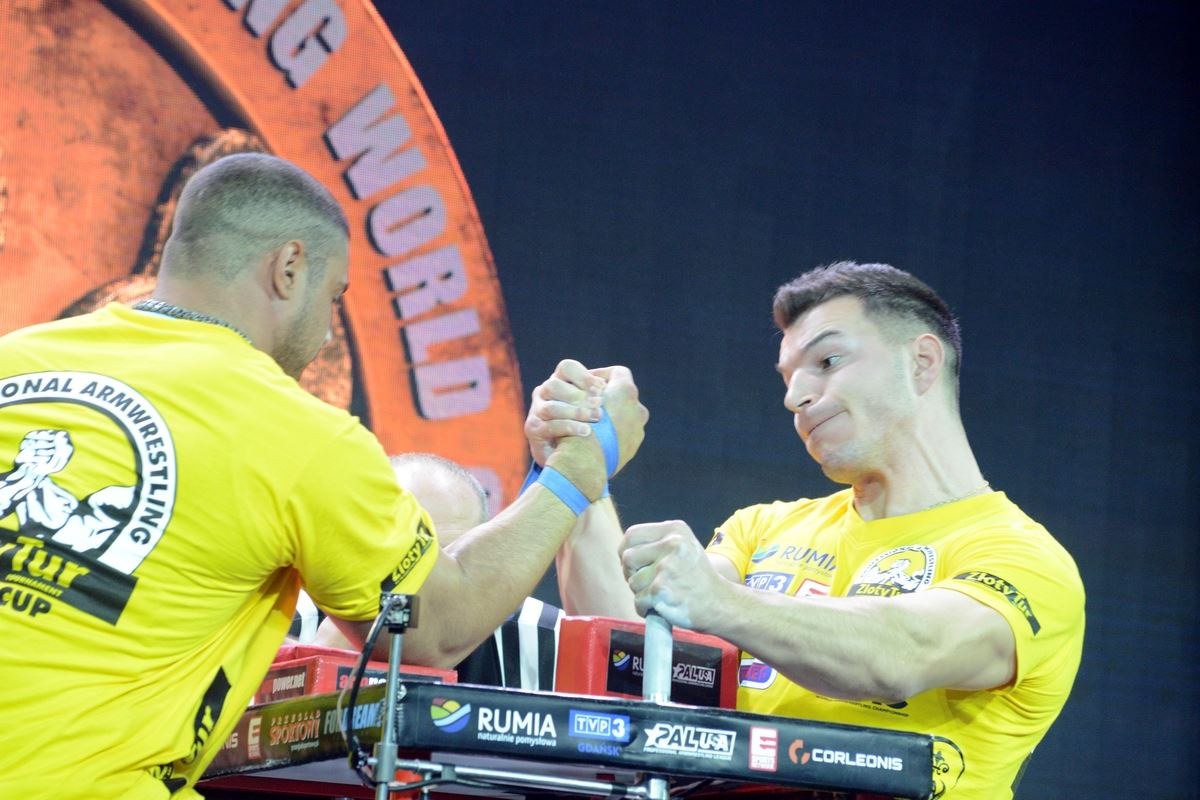 Zloty Tur 2016 Right Hand By Donat Supinski