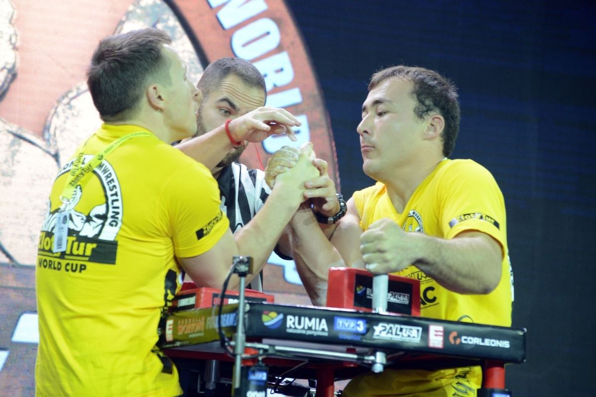 Zloty Tur 2016 Right Hand By Donat Supinski