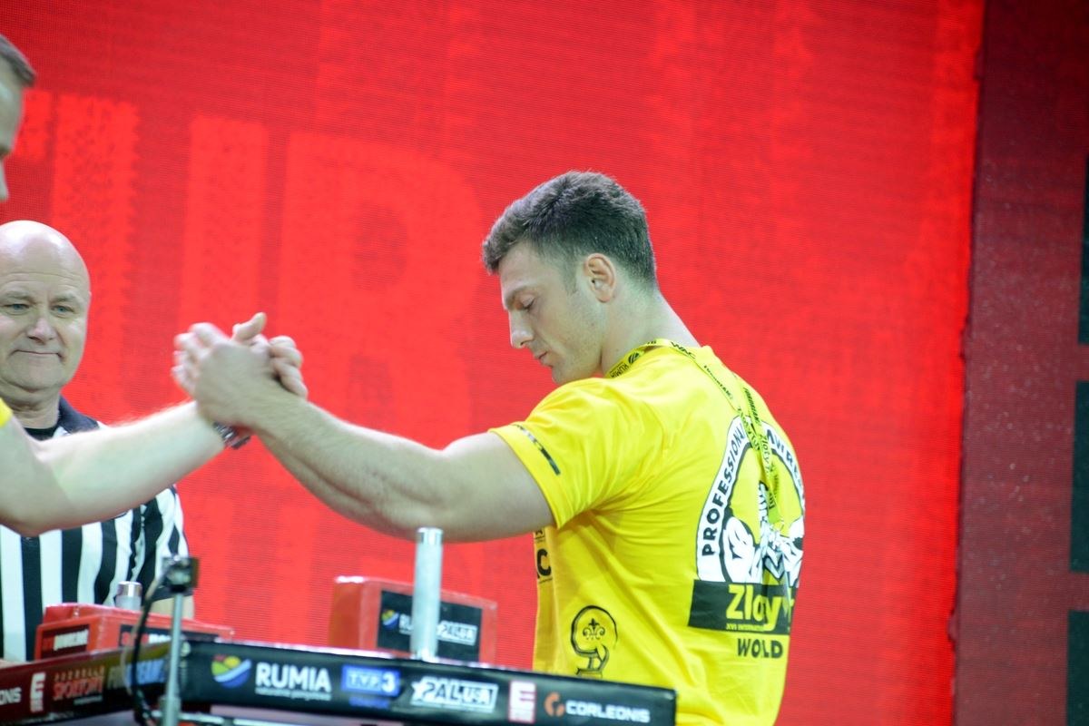 Zloty Tur 2016 Right Hand By Donat Supinski