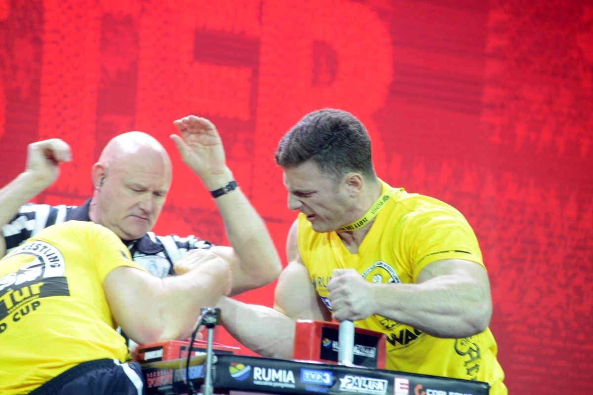 Zloty Tur 2016 Right Hand By Donat Supinski