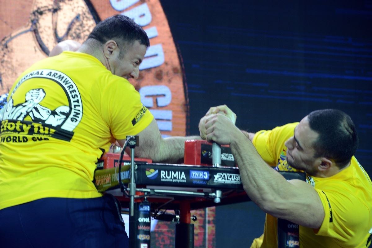 Zloty Tur 2016 Right Hand By Donat Supinski