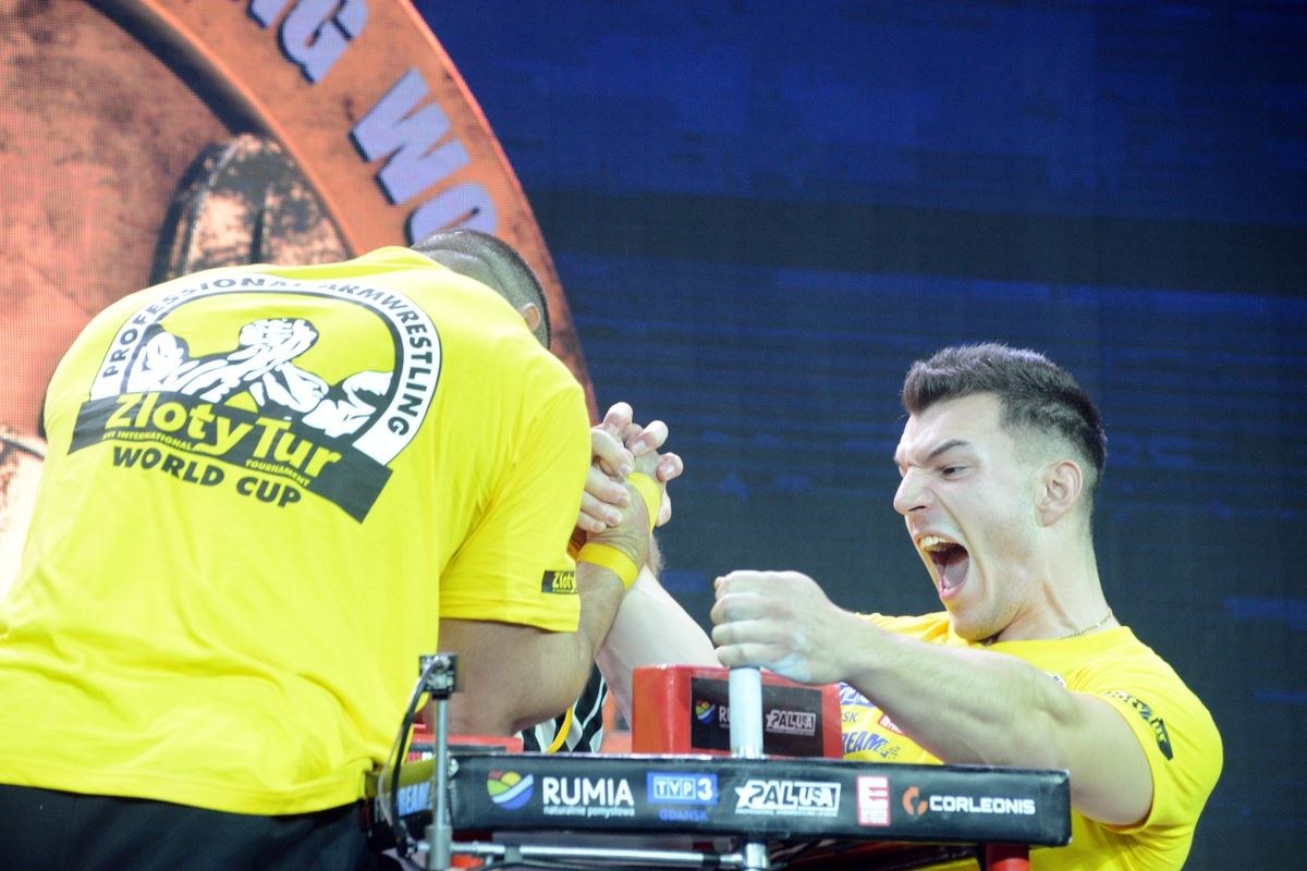 Zloty Tur 2016 Right Hand By Donat Supinski