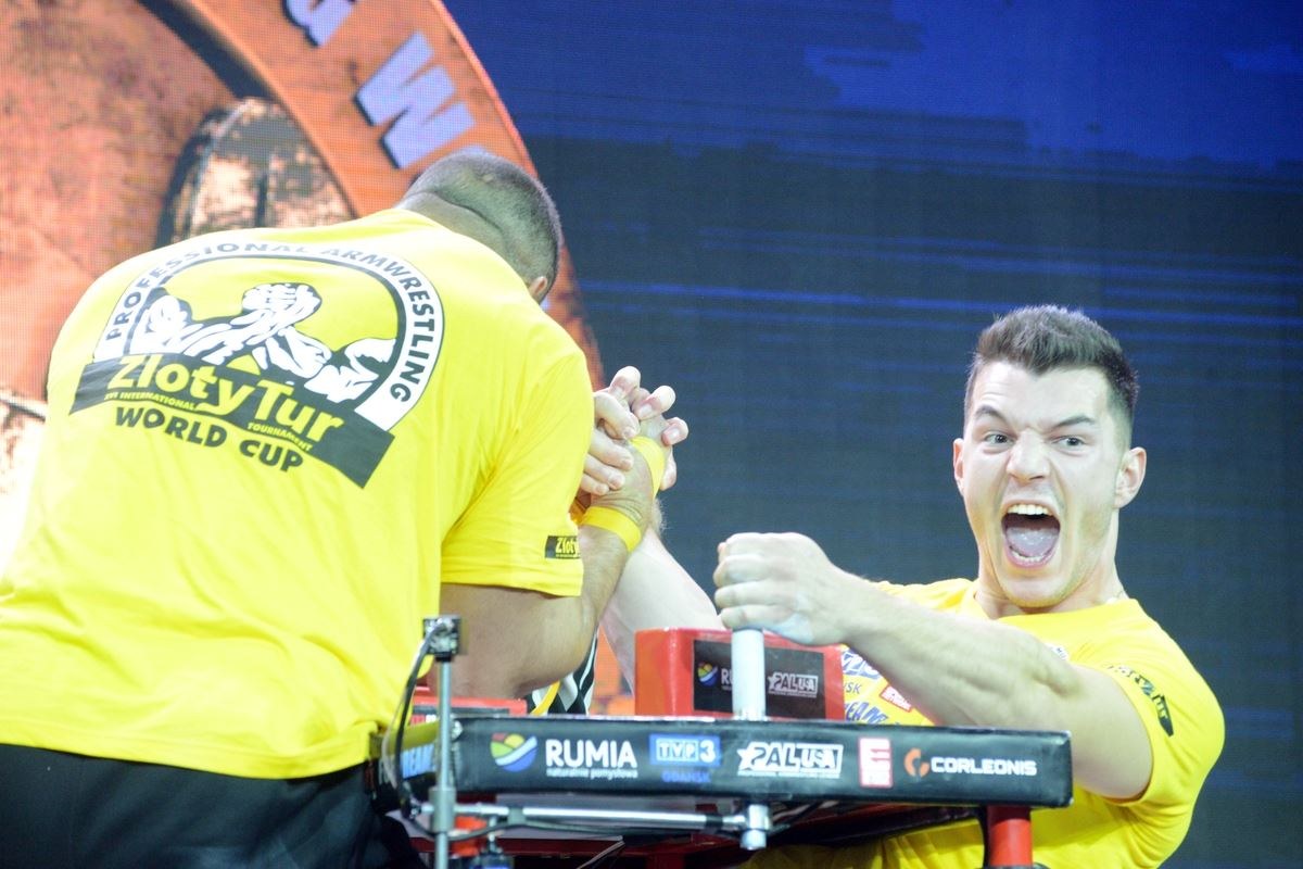 Zloty Tur 2016 Right Hand By Donat Supinski